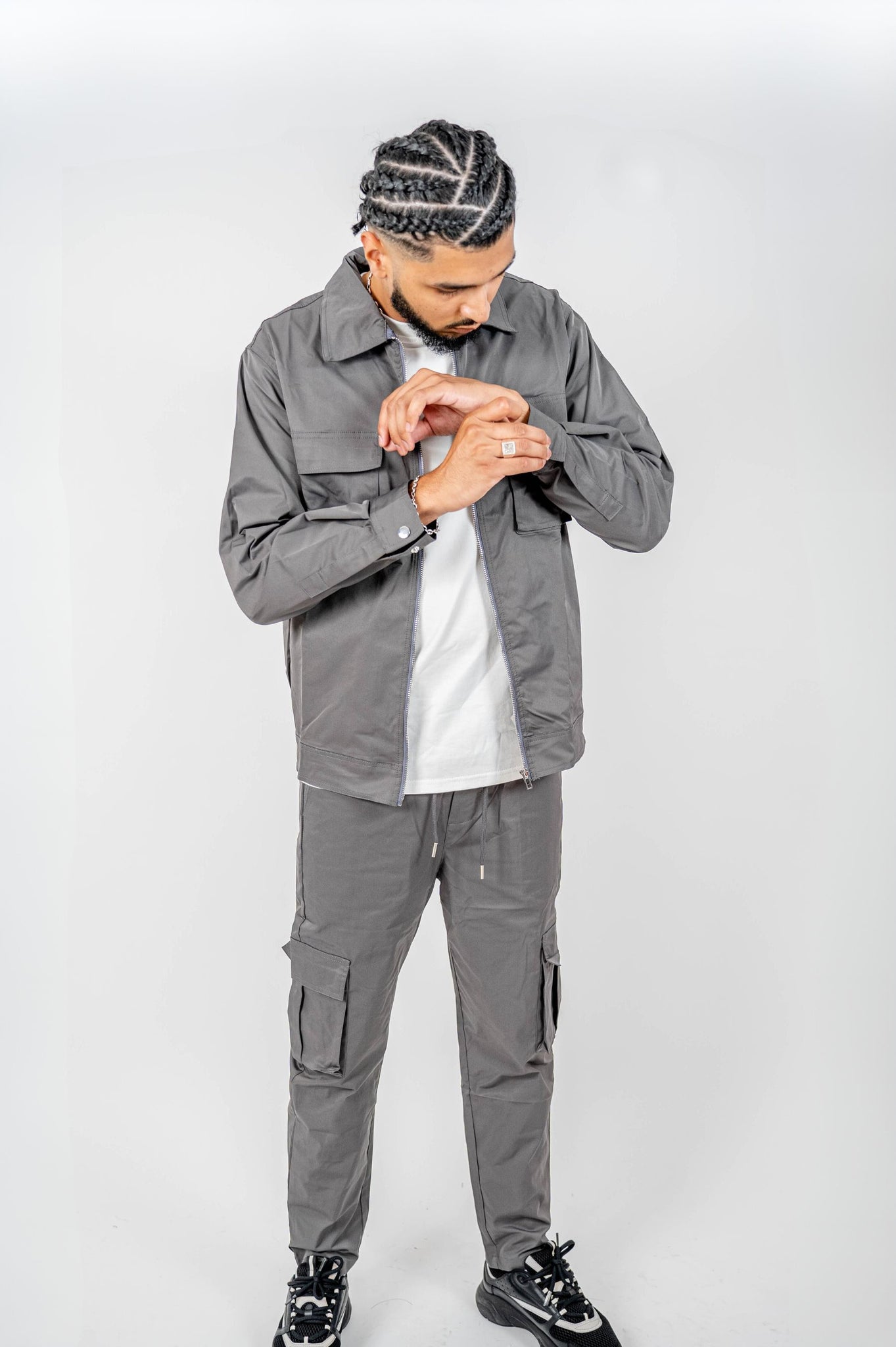 Ensemble Cargo Gris